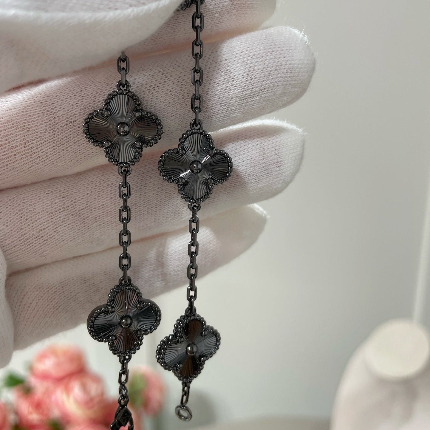 [⭐Shinejoy]CLOVER 5 MOTIF BLACK BRACELET