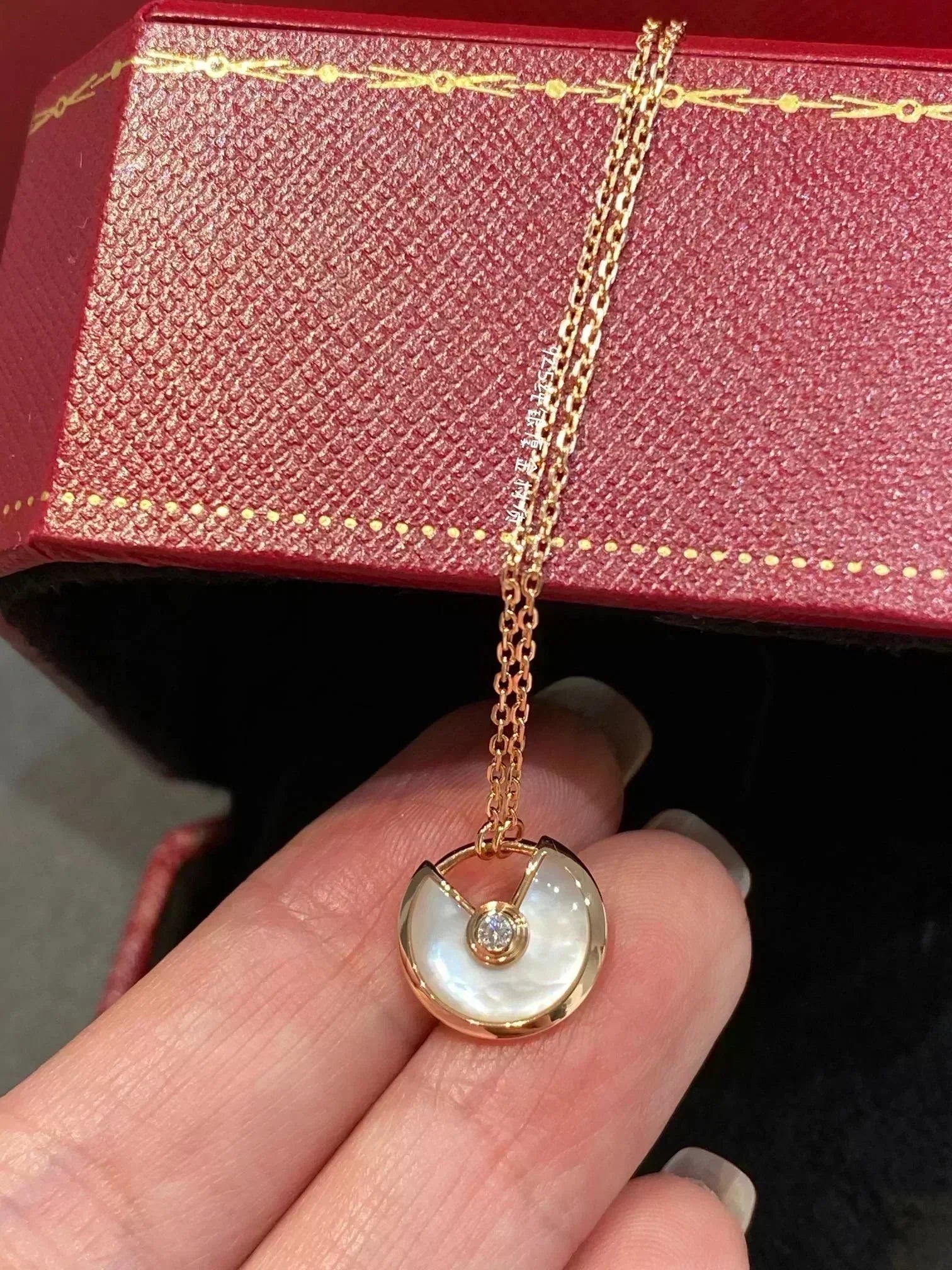 [Marin]COLLIER AMULETTE NACRE OR ROSE