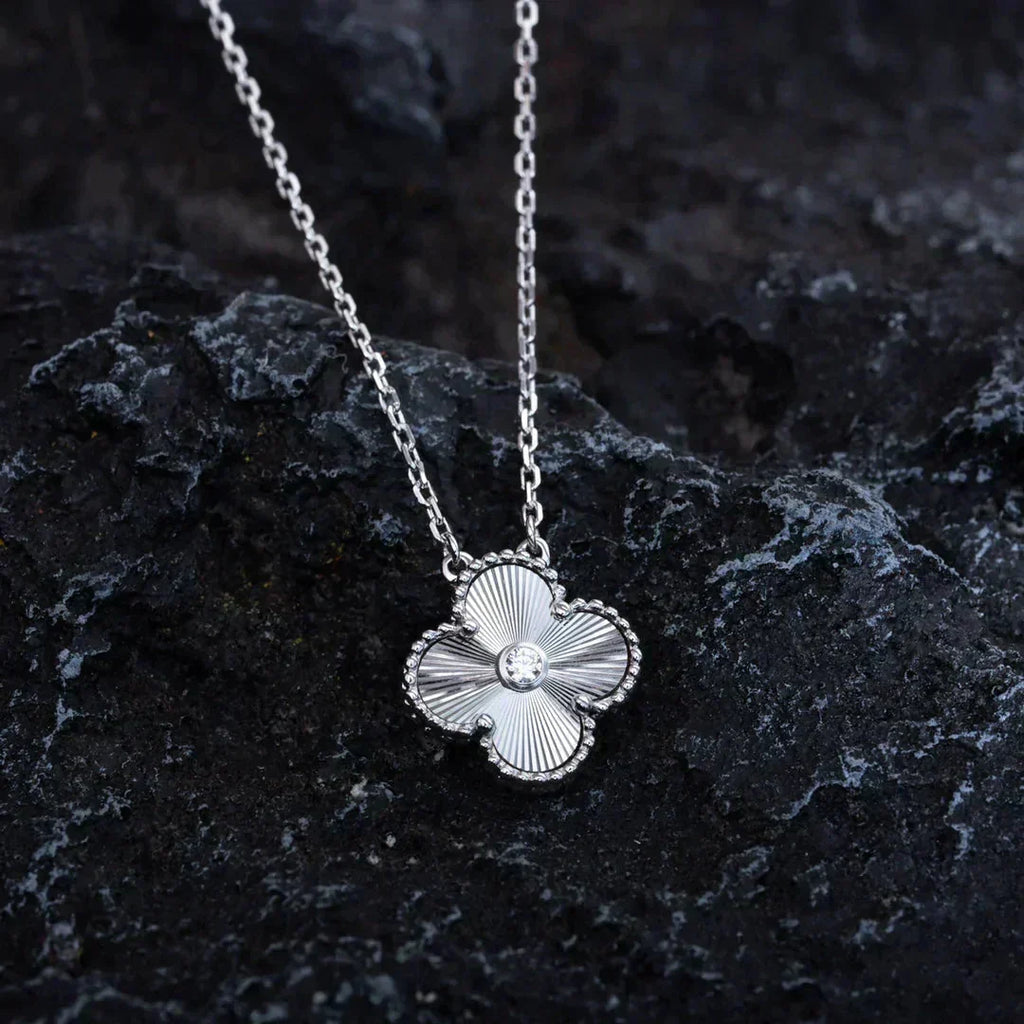 [Marin]CLOVER  15MM DIAMOND LASER NECKLACE SILVER