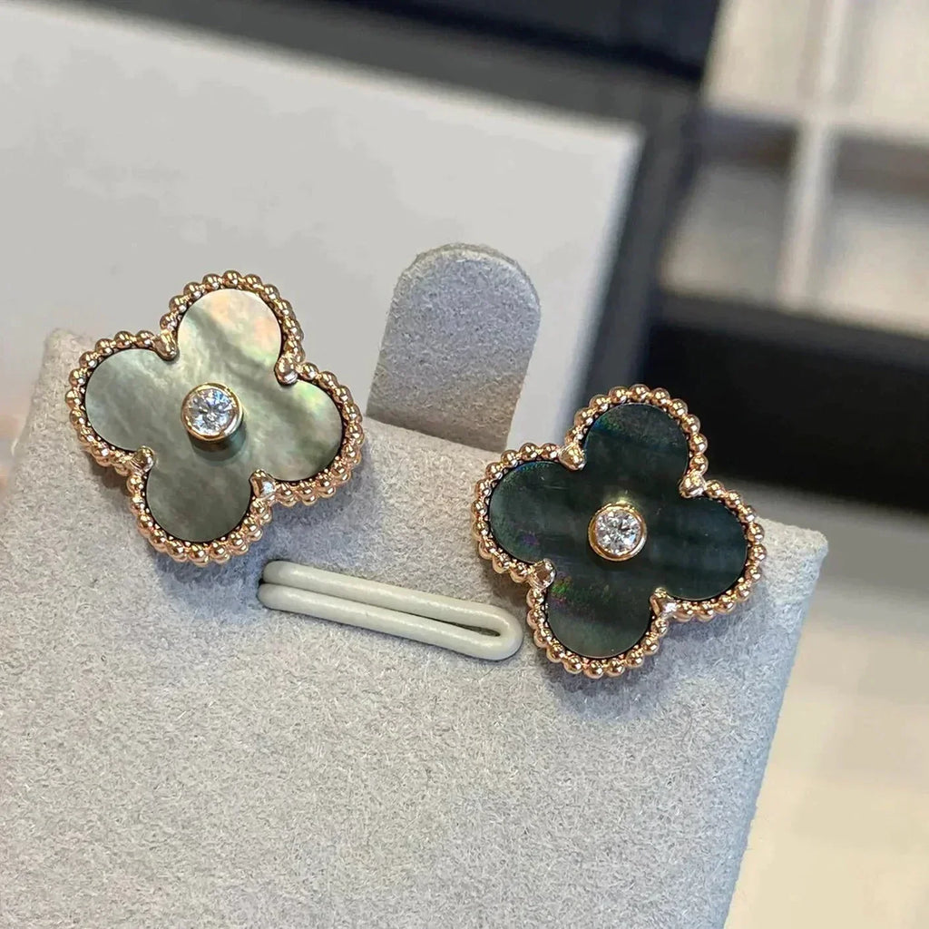 [Marin]CLOVER MEDIUM 1 MOTIFS GRAY MOP  DIAMOND EARRINGS