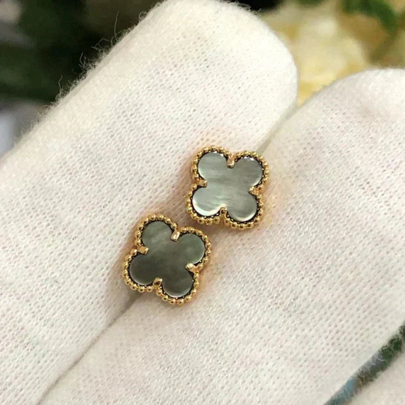 [Marin]BOUCLES D'OREILLES TRÈFLE MINI 9,5 MM NACRE GRISE