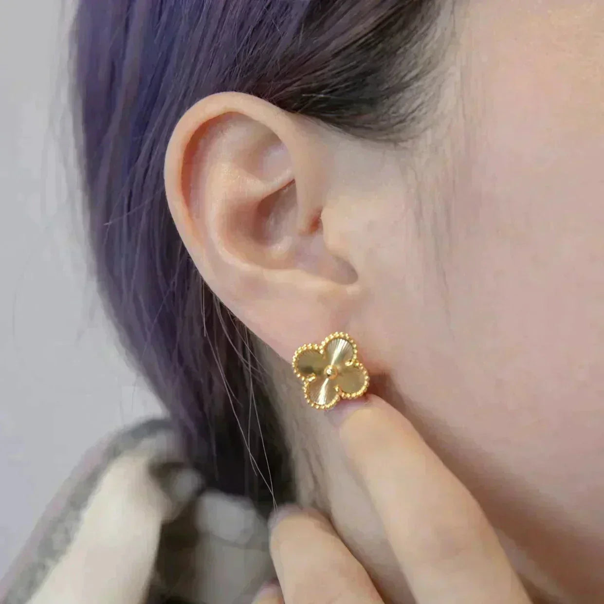 [Marin]CLOVER MEDIUM 1 MOTIFS LASER EARRINGS