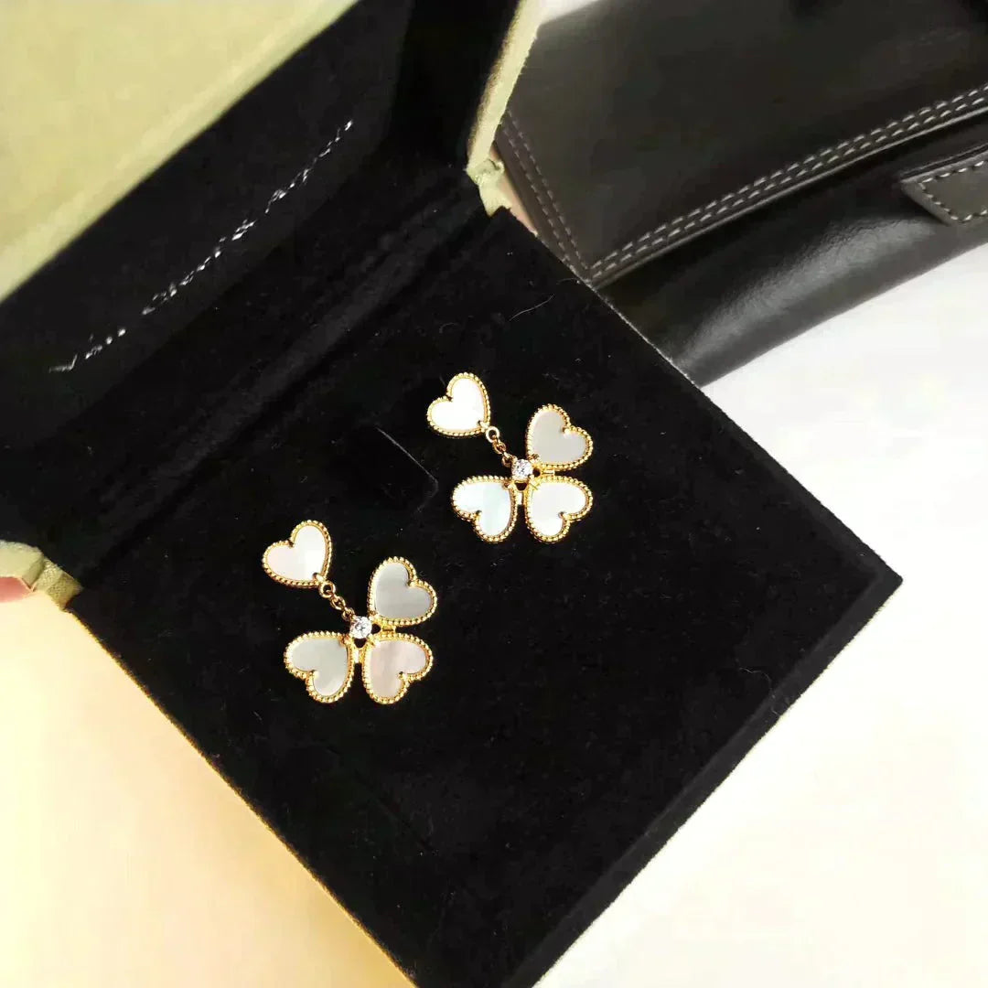 [Marin]CLOVER SWEET WHITE MOP EARRINGS