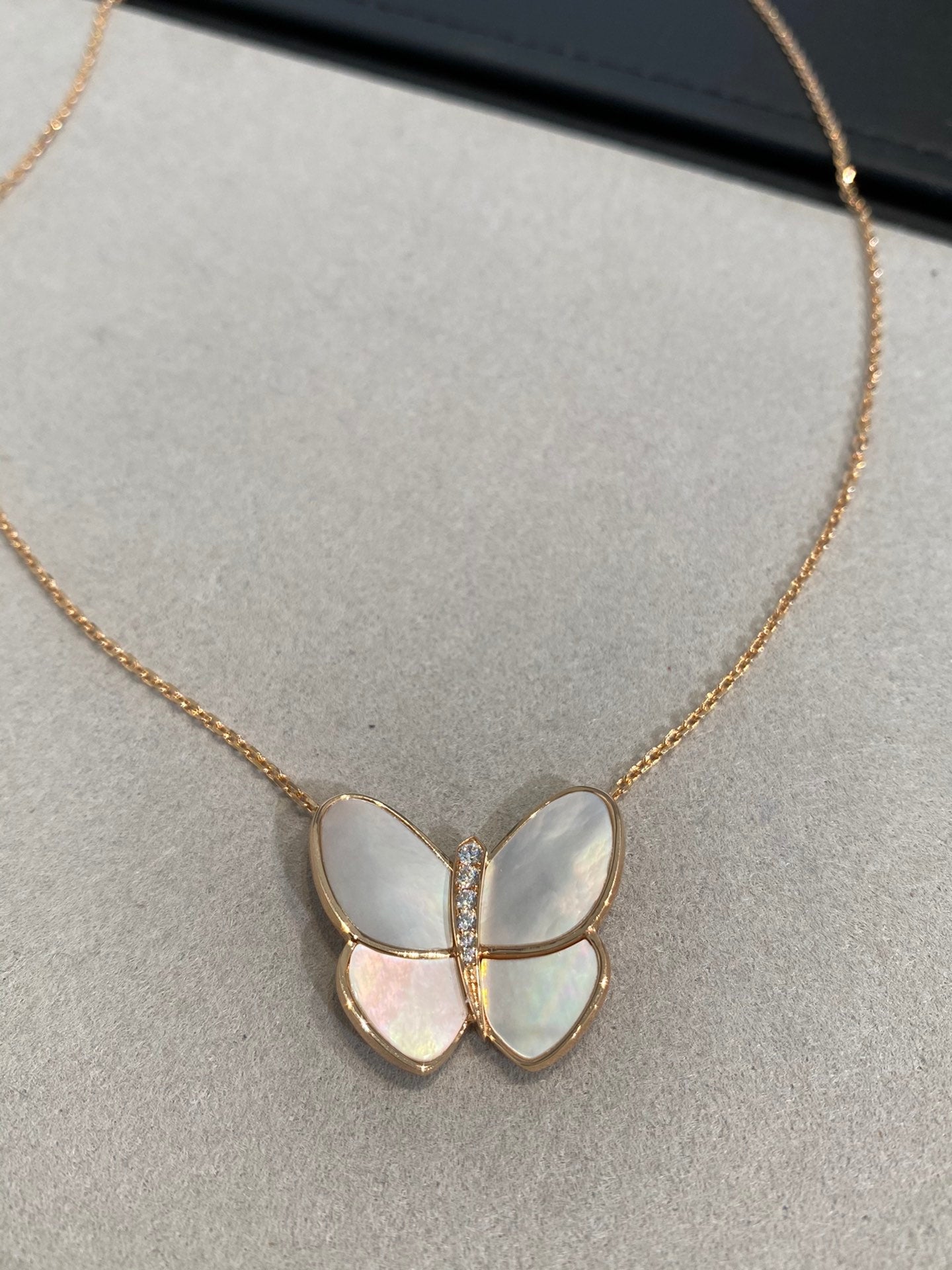 [Marin]BUTTERFLY GOLD MOP DIAMOND NECKLACE
