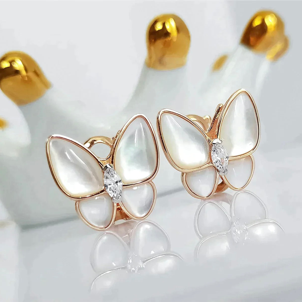 [Marin]BUTTERFLY MOP DIAMOND EARRINGS
