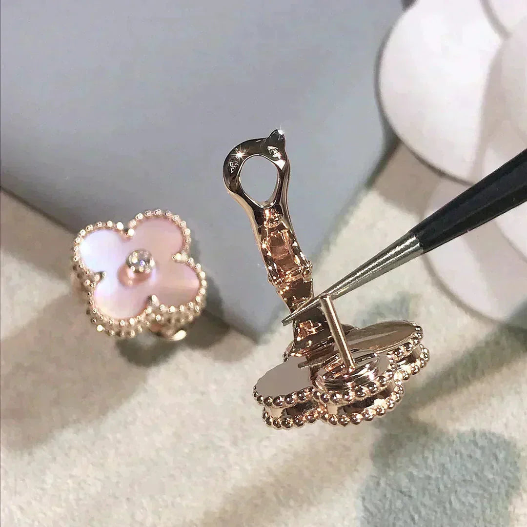 [Marin]CLOVER MEDIUM 1 MOTIFS  PINK MOP DIAMOND EARRINGS