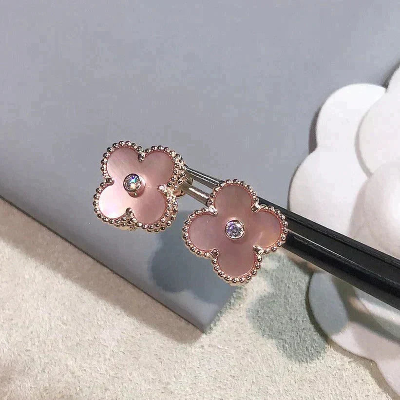 [Marin]CLOVER MEDIUM 1 MOTIFS  PINK MOP DIAMOND EARRINGS