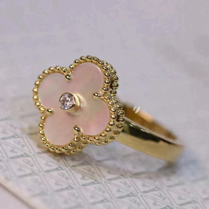 [Marin]ANNEAU DE SERPILLIÈRE ROSE TRÈFLE EN OR ET DIAMANT