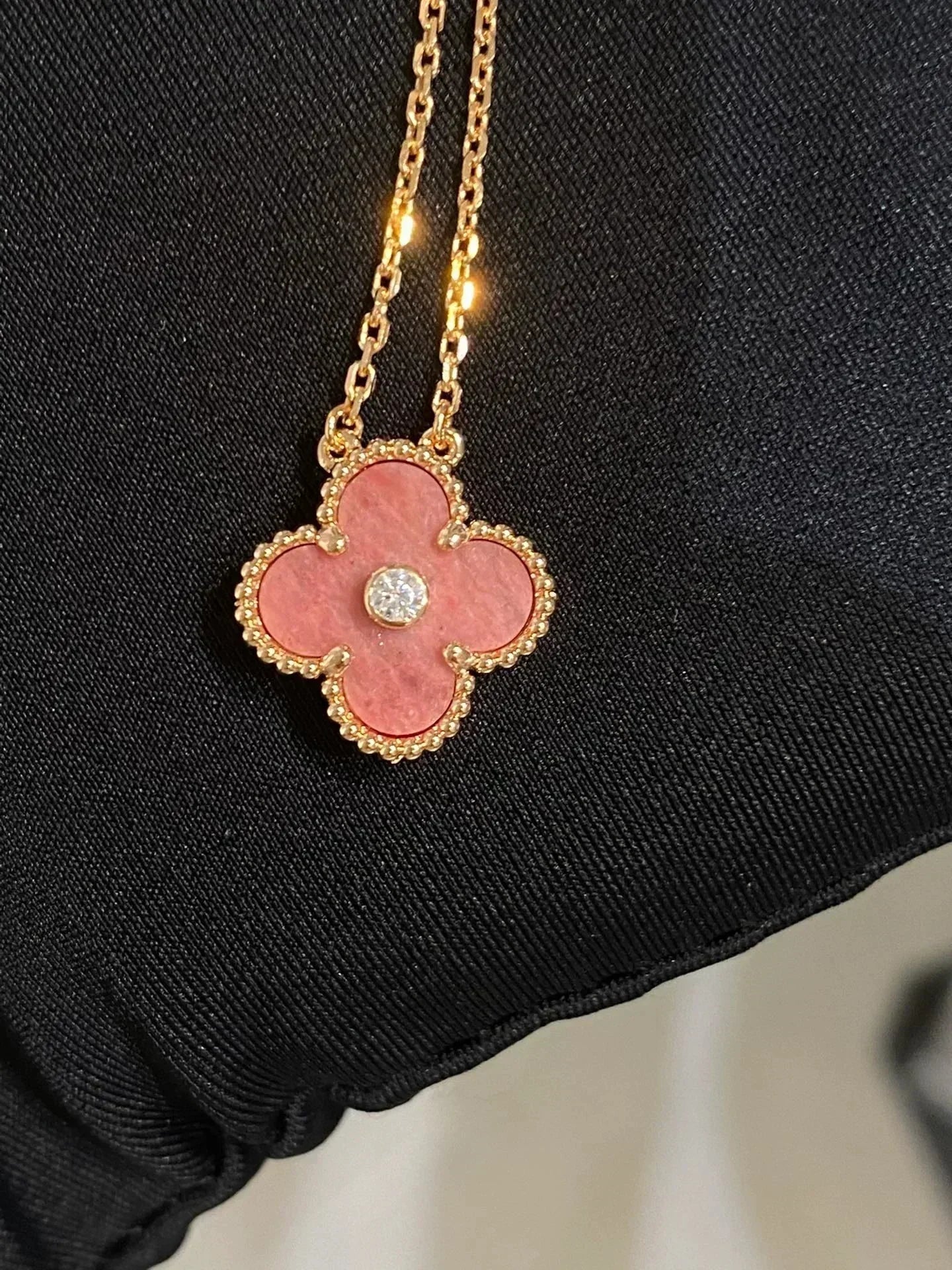 [Marin]CLOVER 15MM DIAMOND RHODONITE NECKLACE