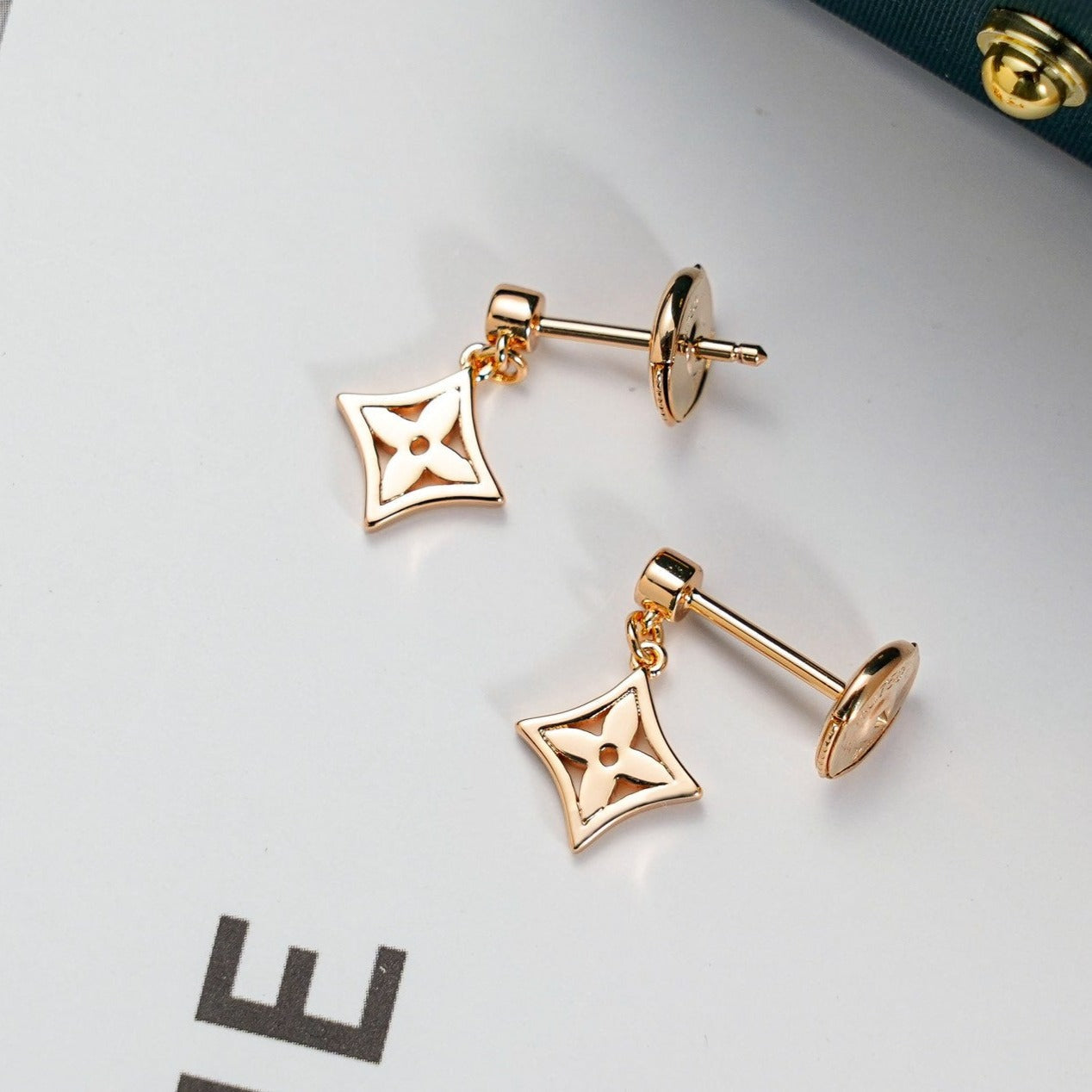 [Marin]STAR EARRINGS GOLD
