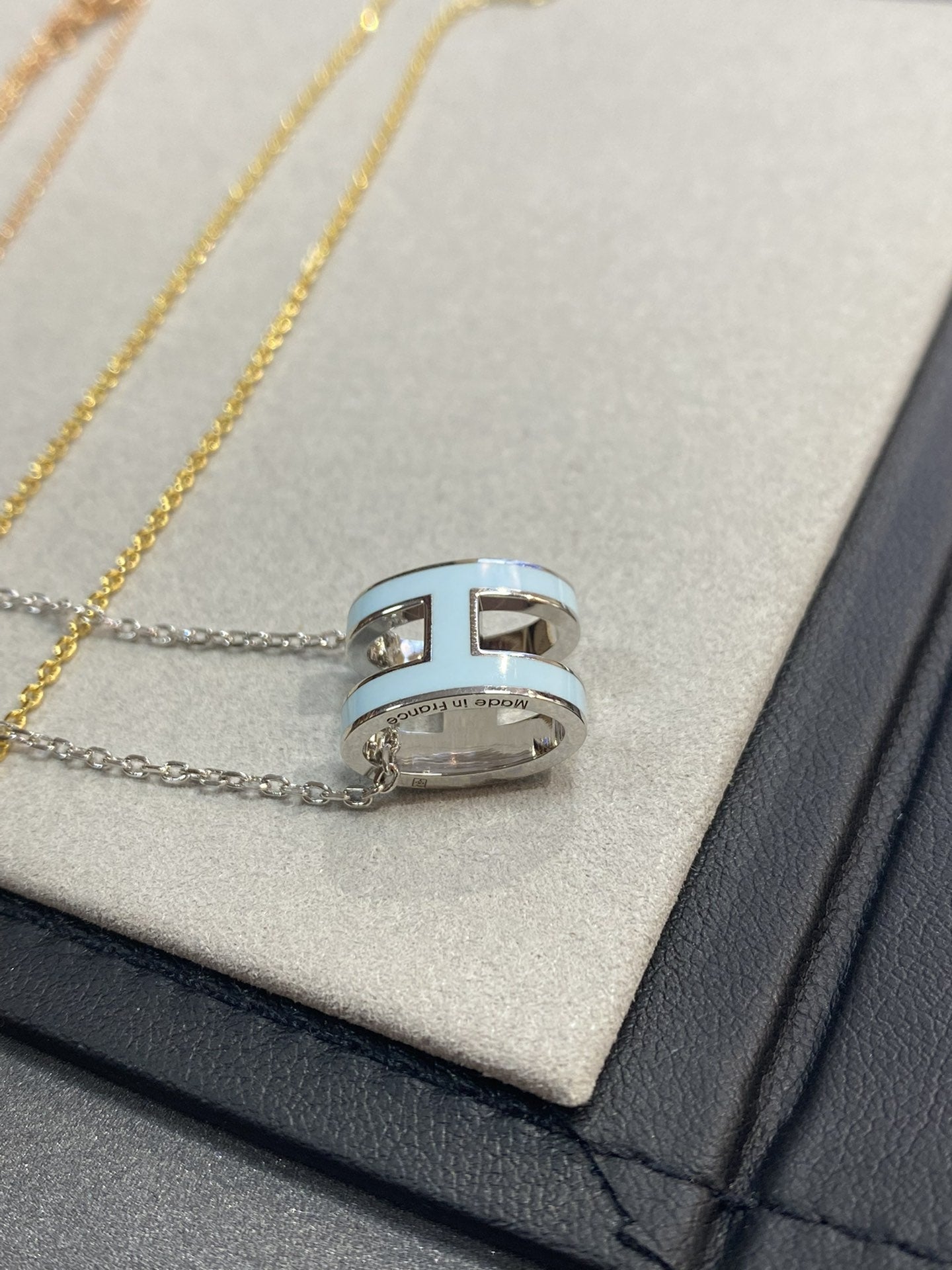 [Marin]POP H LIGHT BLUE NECKLACE