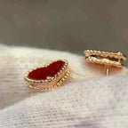 [Marin]HEART CARNELIAN STUD EARRINGS
