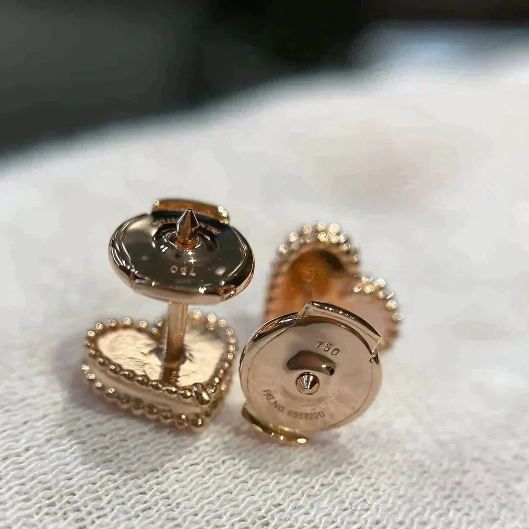 [Marin]HEART CARNELIAN STUD EARRINGS