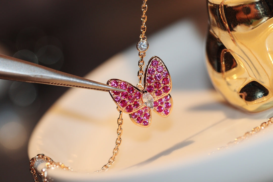 [Marin]BUTTERFLY RED DIAMOND ROSE GOLD NECKLACE