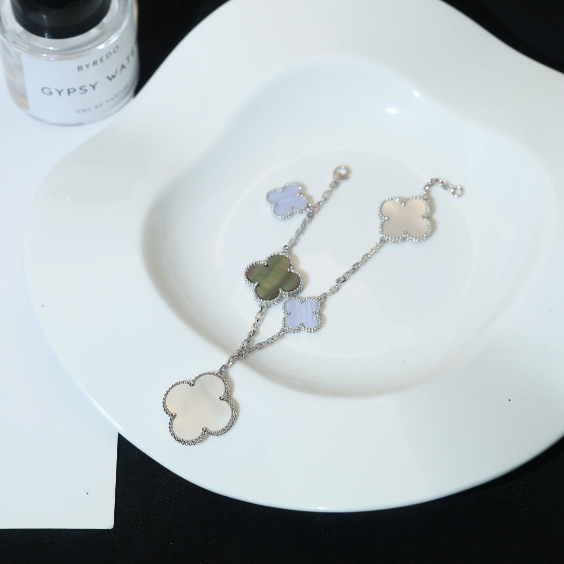 [Marin]CLOVER BRACELET 5 MOTIFS MOP CHALCEDONY SILVER