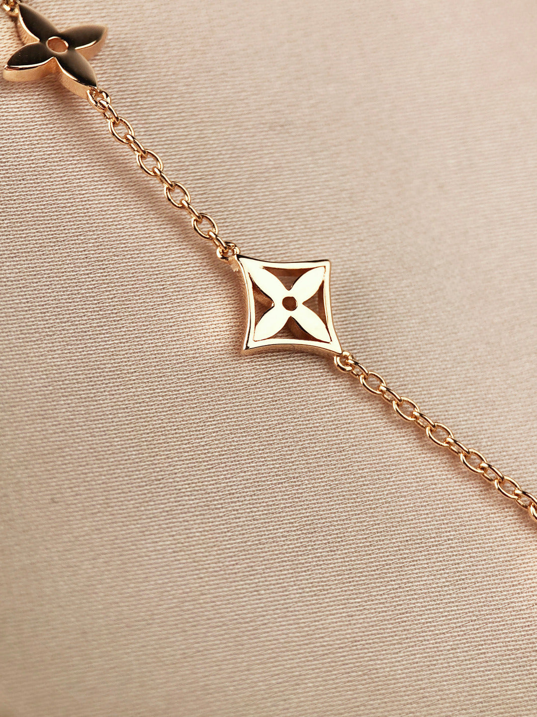 [Marin]STAR AND SUN 7 MOTIFS GOLD BRACELET