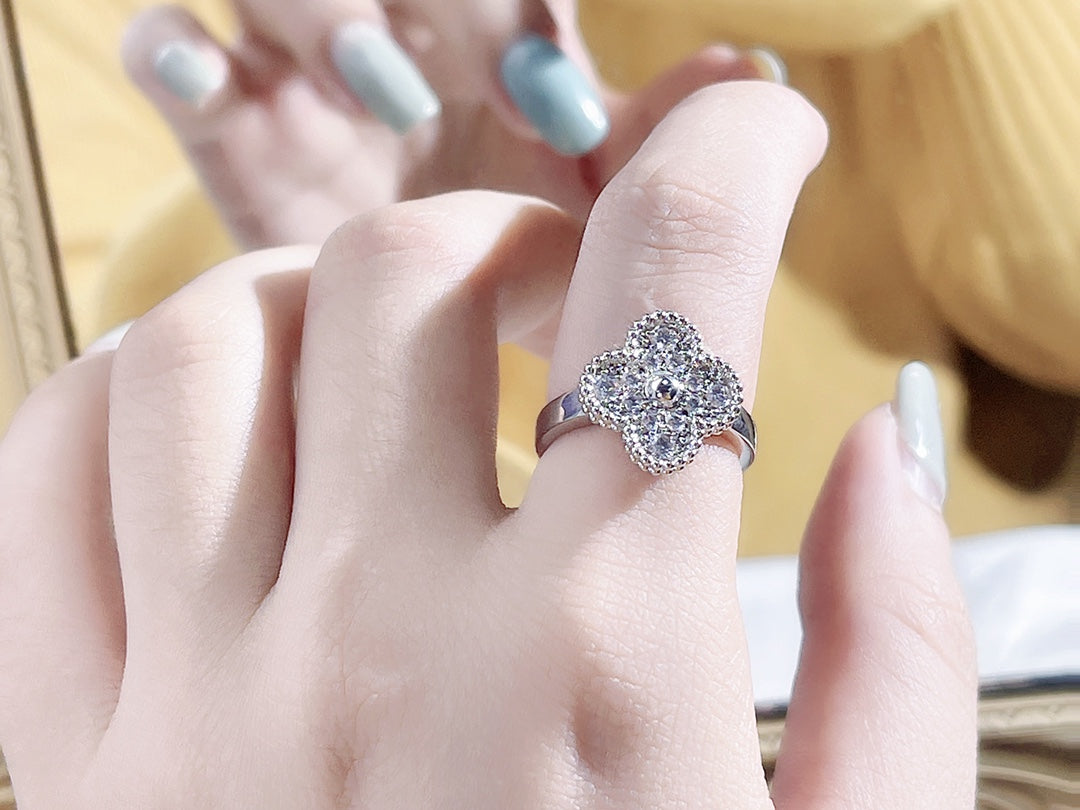 [Marin]CLOVER DIAMOND RING