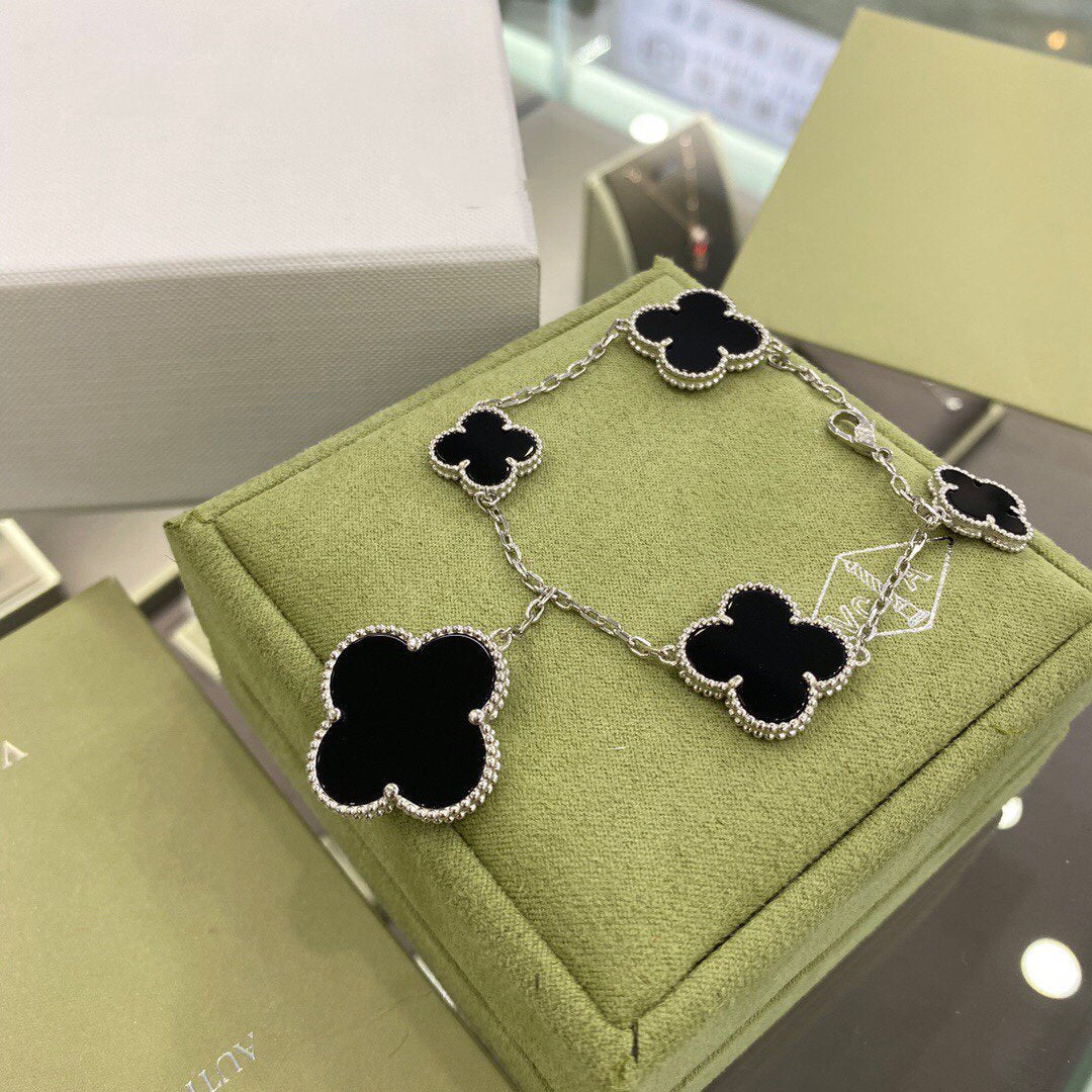 [Marin]CLOVER 5 MOTIFS SIVLER ONYX BRACELET