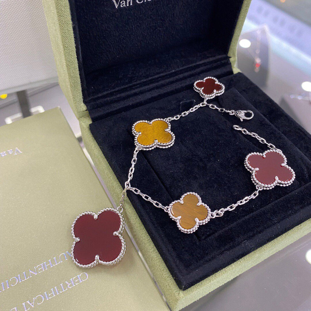 [Marin]CLOVER 5 MOTIFS SIVLER CARNELIAN TIGER EYE BRACELET