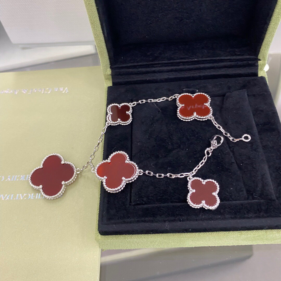 [Marin]CLOVER 5 MOTIFS SIVLER CARNELIAN BRACELET