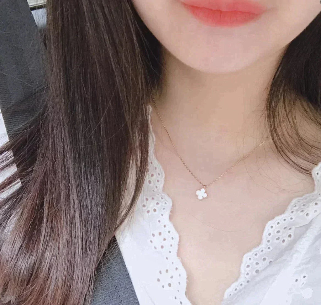 [Marin]CLOVER MINI 9.5MM WHITE MOTHER-OF-PEARL NECKLACE