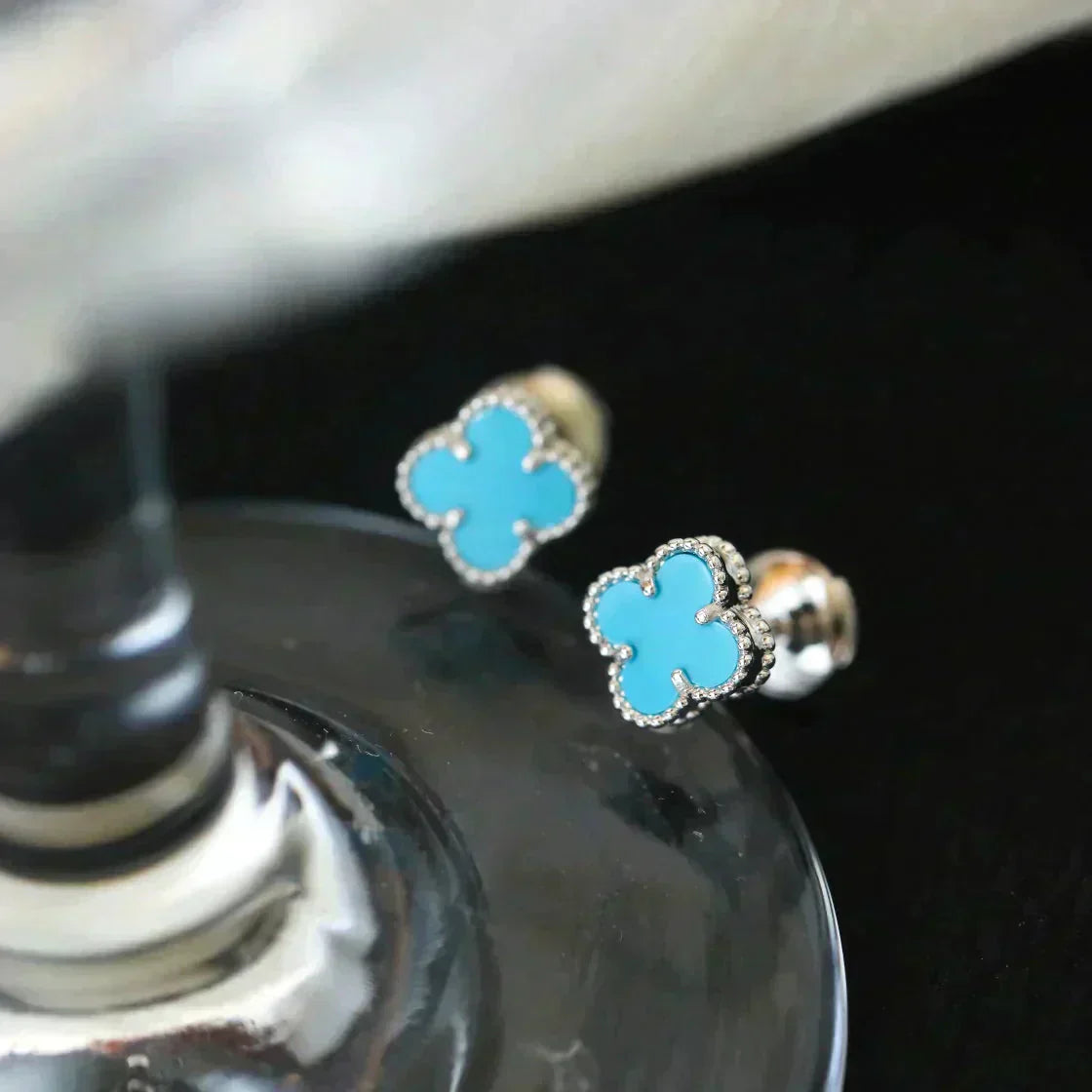 [Marin]CLOVER MINI 9.5MM ONYX STUD EARRINGS SILVER