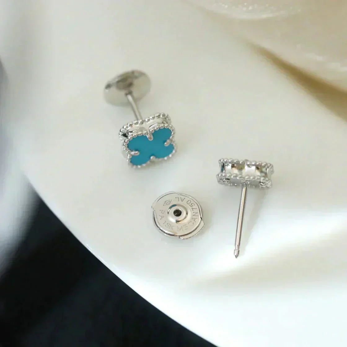 [Marin]CLOVER MINI 9.5MM ONYX STUD EARRINGS SILVER