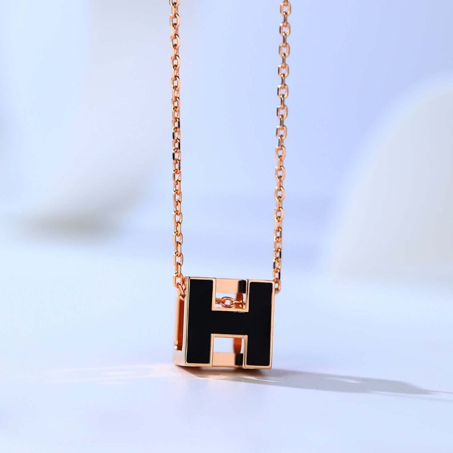 [Marin]H CAGE PINK GOLD NECKLACE