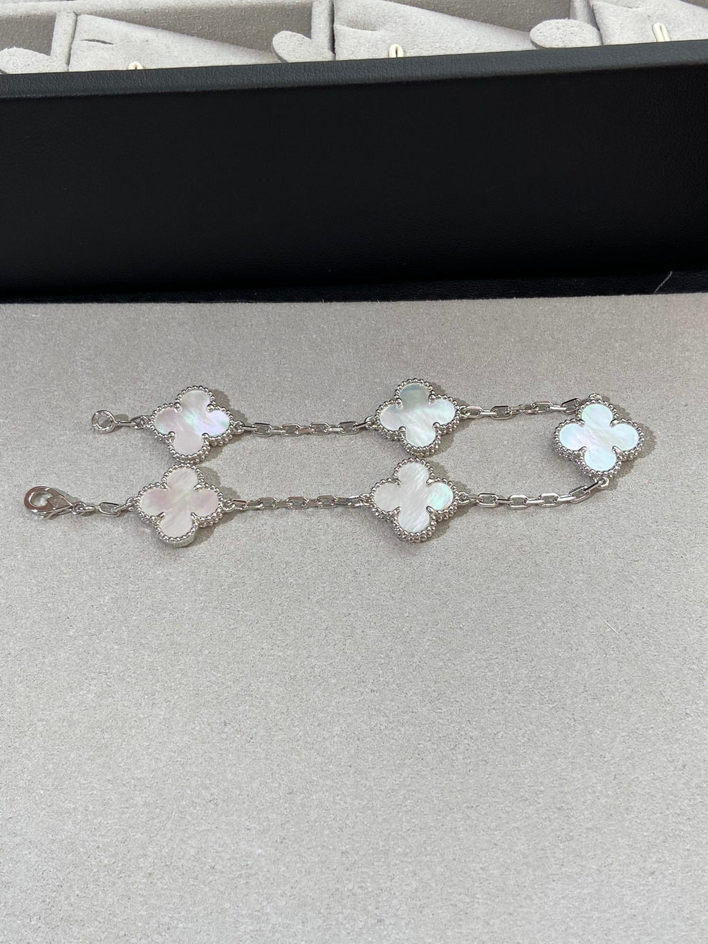 [⭐Shinejoy]CLOVER WHITE PEARL MOP BRACELET 5 MOTIFS COLLECTION
