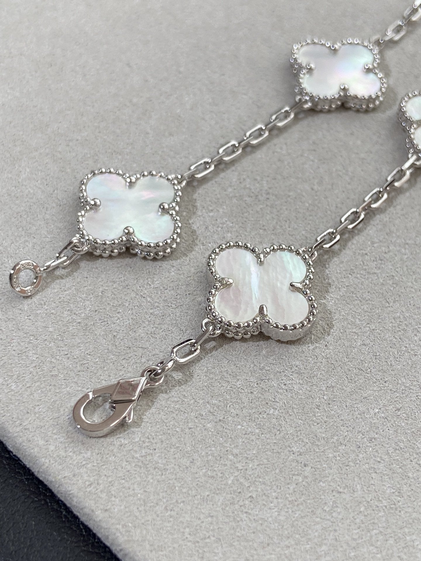[⭐Shinejoy]CLOVER WHITE PEARL MOP BRACELET 5 MOTIFS COLLECTION