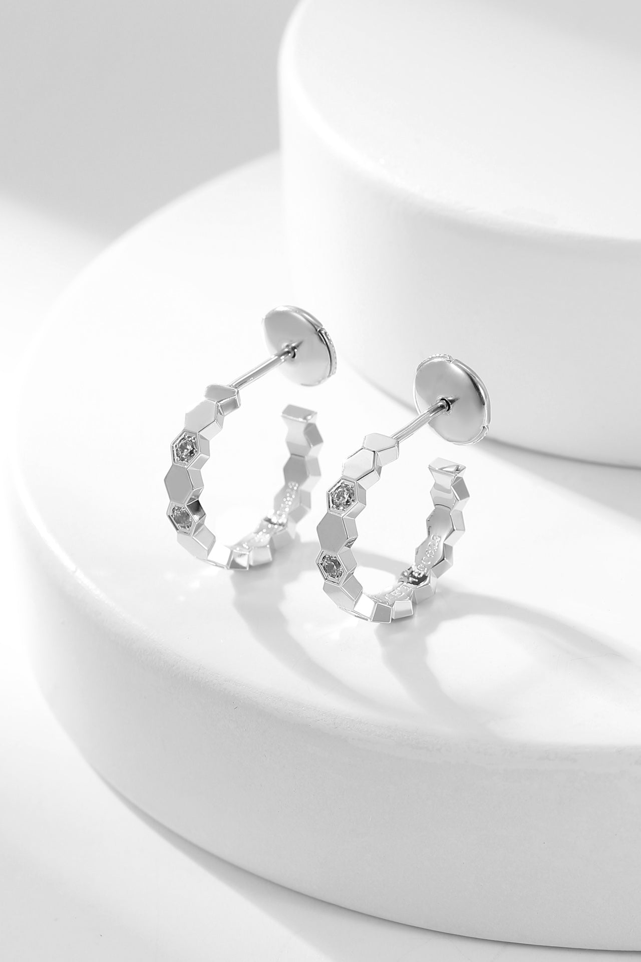 [Marin]BEE LOVE DIAMOND HOOP EARRINGS