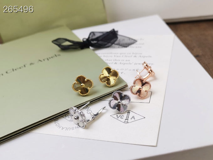 [Marin]CLOVER MEDIUM STUD EARRINGS
