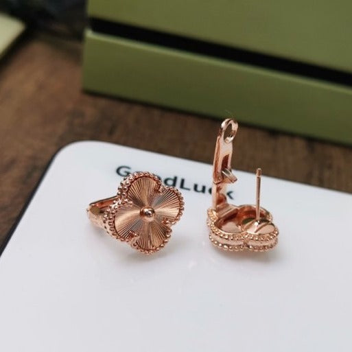 [Marin]CLOVER MEDIUM STUD EARRINGS
