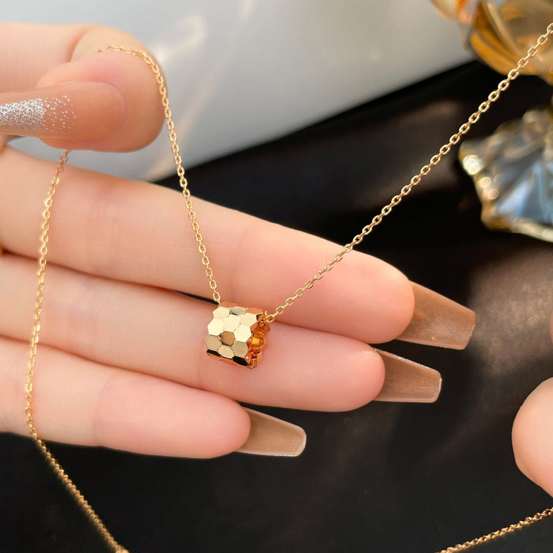 [Marin]BEE MINI NECKLACE