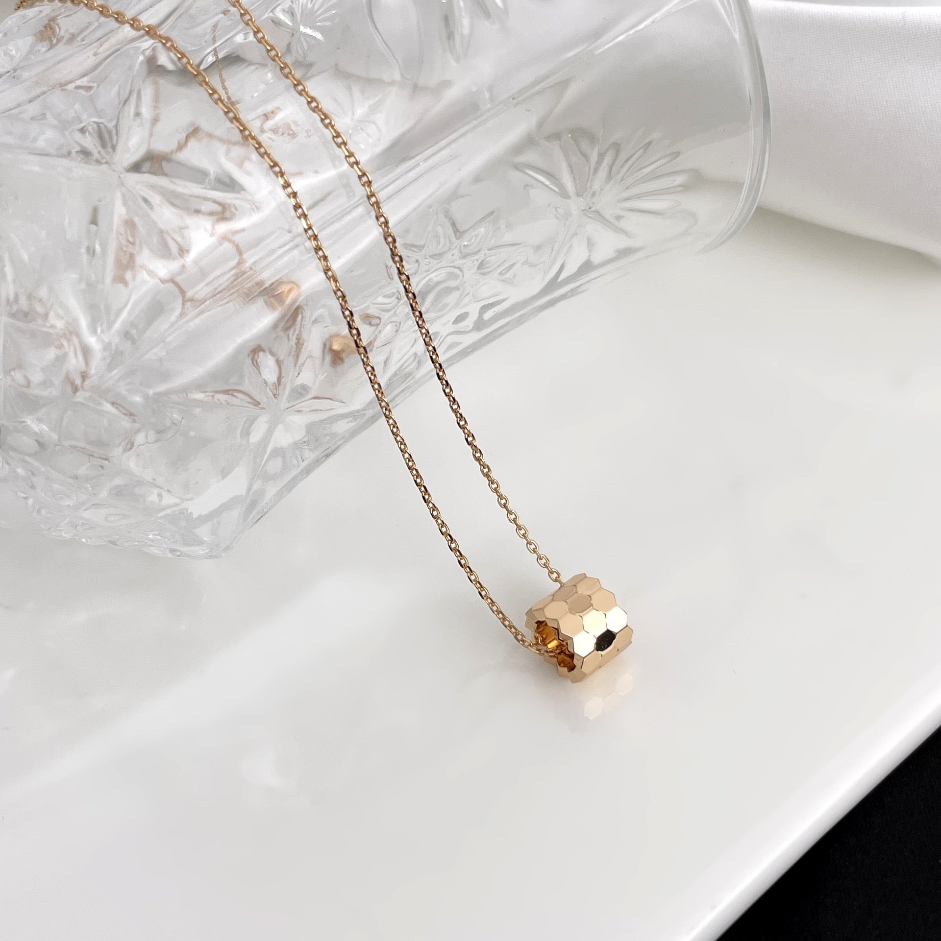 [Marin]BEE MINI NECKLACE