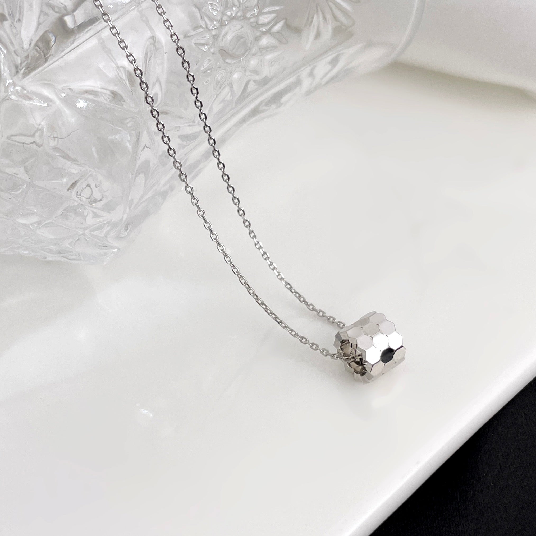 [Marin]BEE MINI NECKLACE