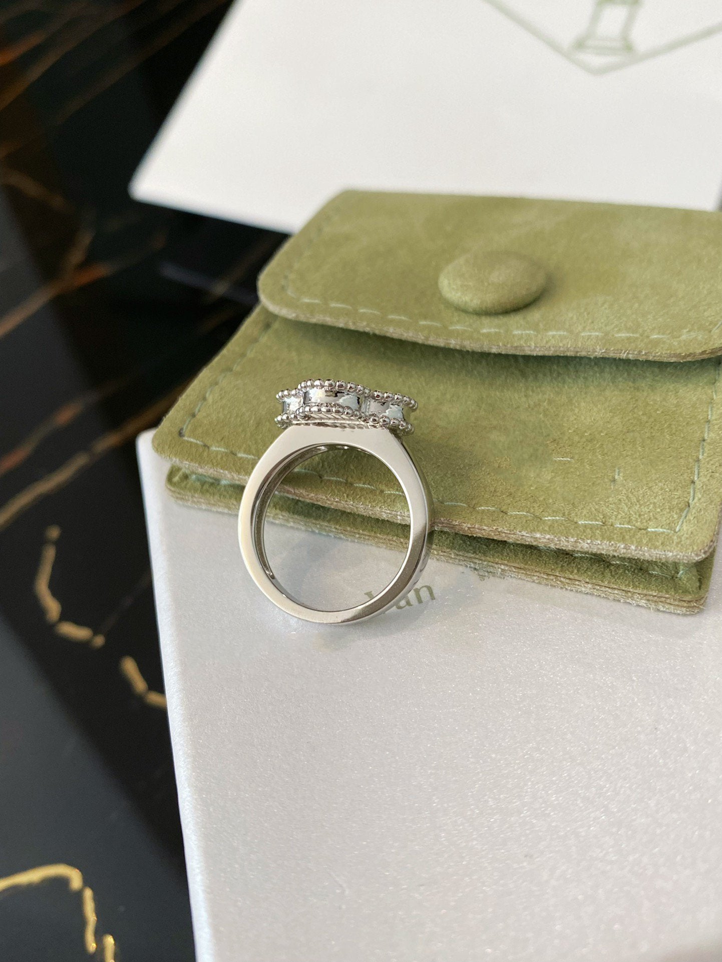 [Marin]CLOVER SILVER RING