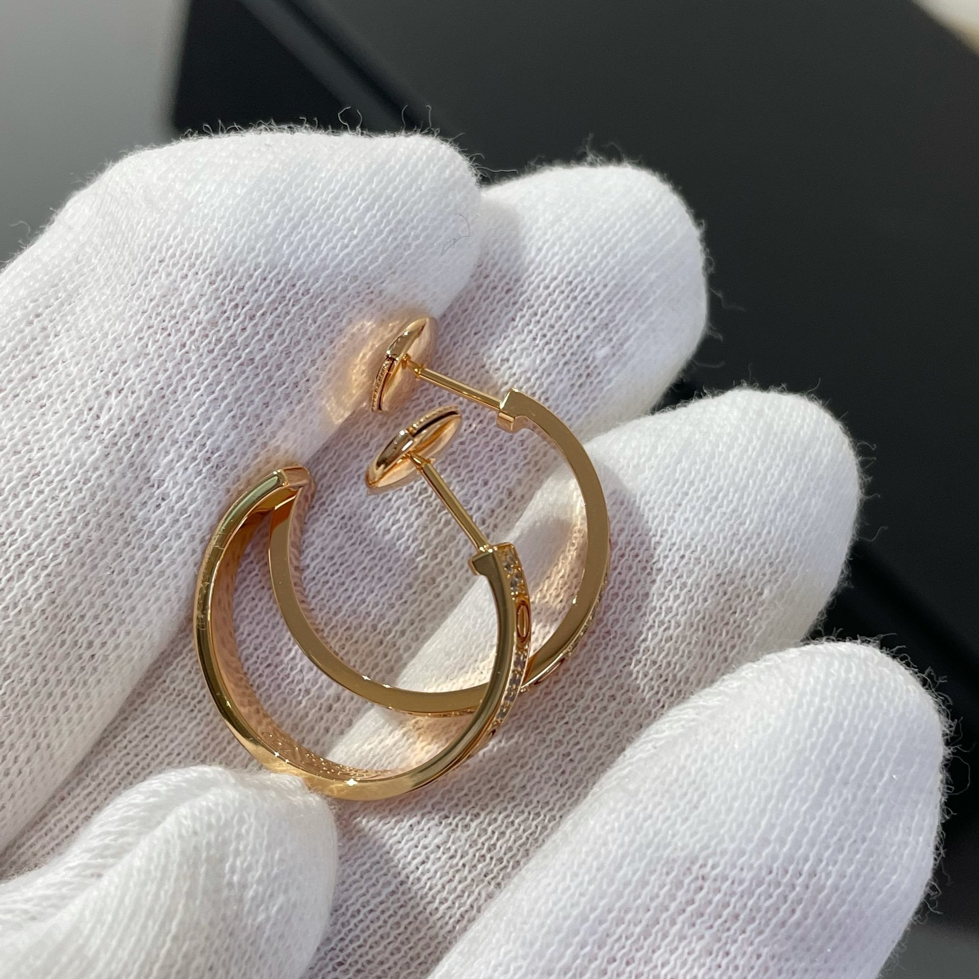 [Marin]LOVE DIAMOND PINK GOLD HOOP EARRINGS