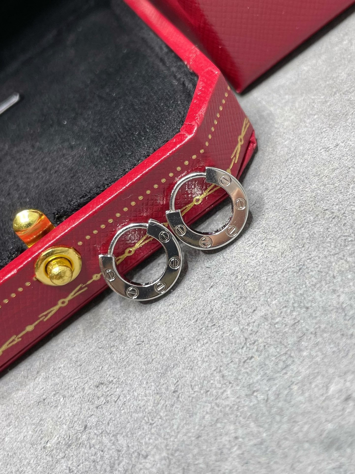 [Marin]LOVE MINI EARRINGS