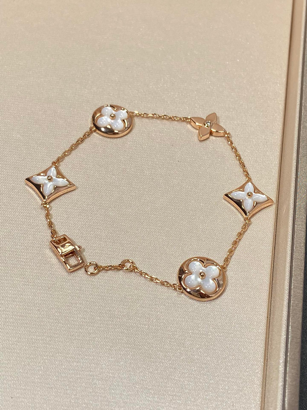 [Marin]STAR AND SUN 5 MOTIF MOP PINK GOLD BRACELET