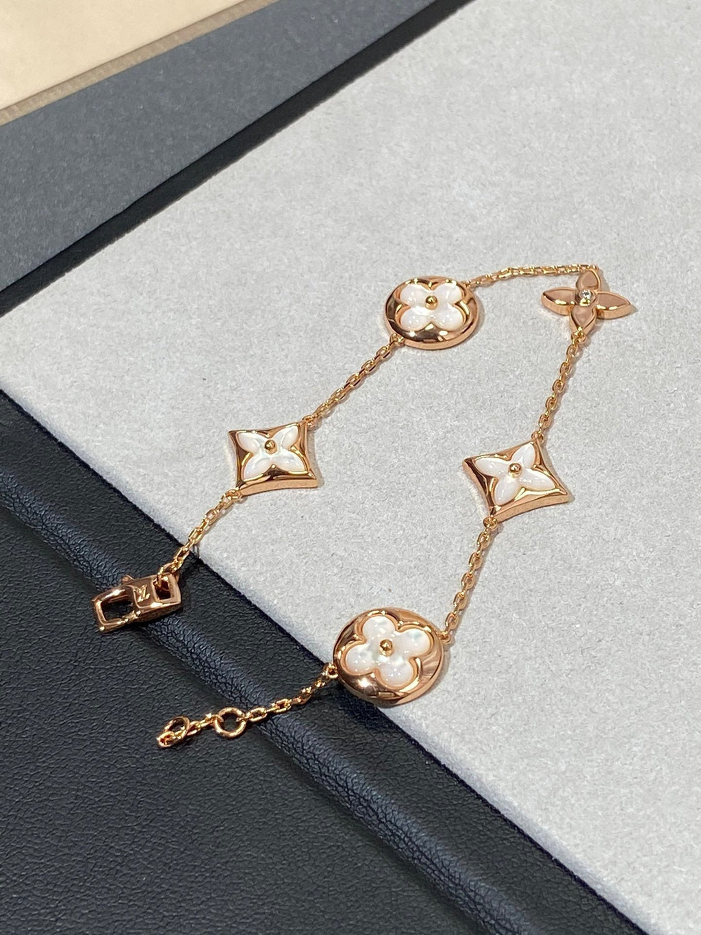 [Marin]STAR AND SUN 5 MOTIF MOP PINK GOLD BRACELET