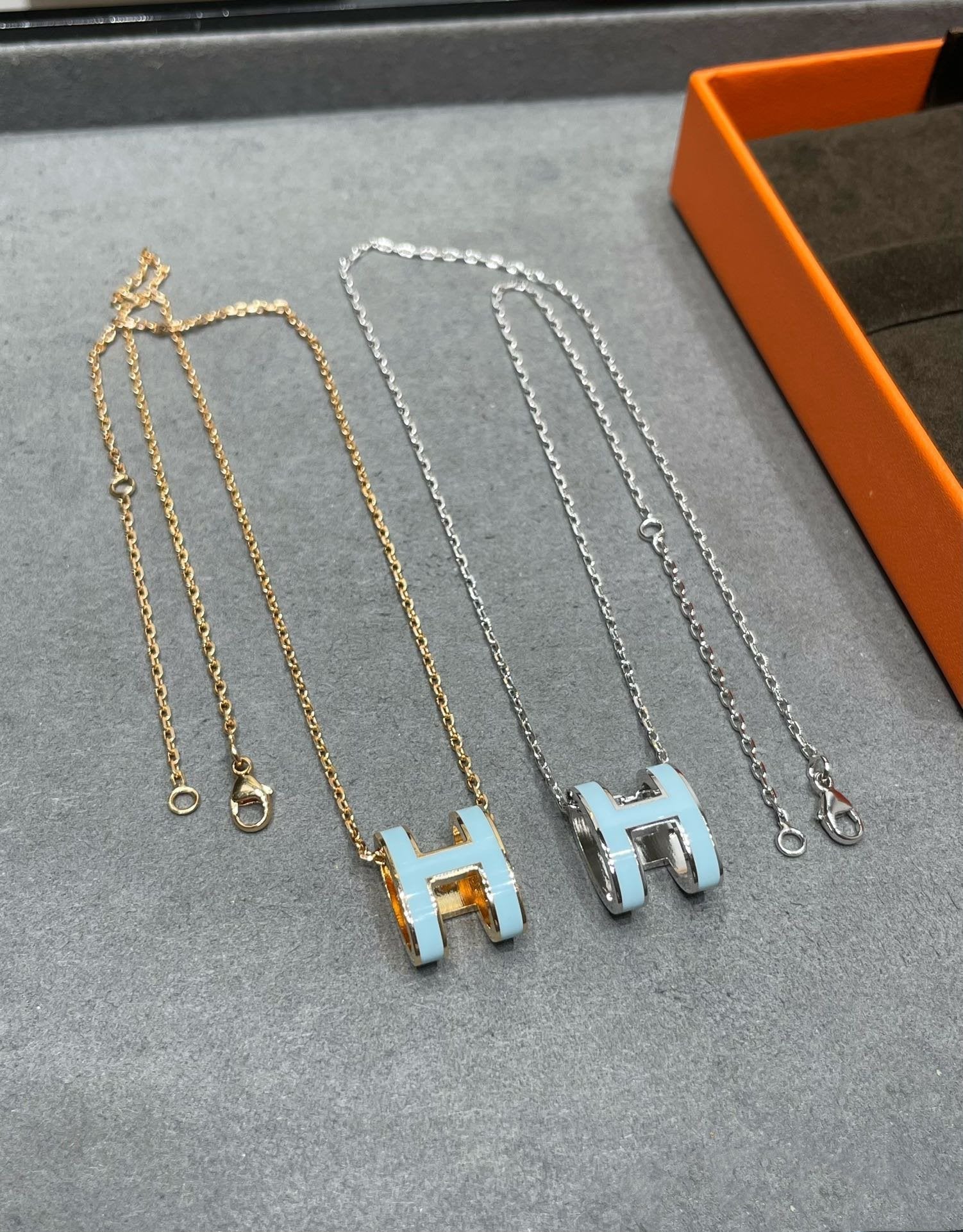 [Marin]POP H SKY BLUE NECKLACE