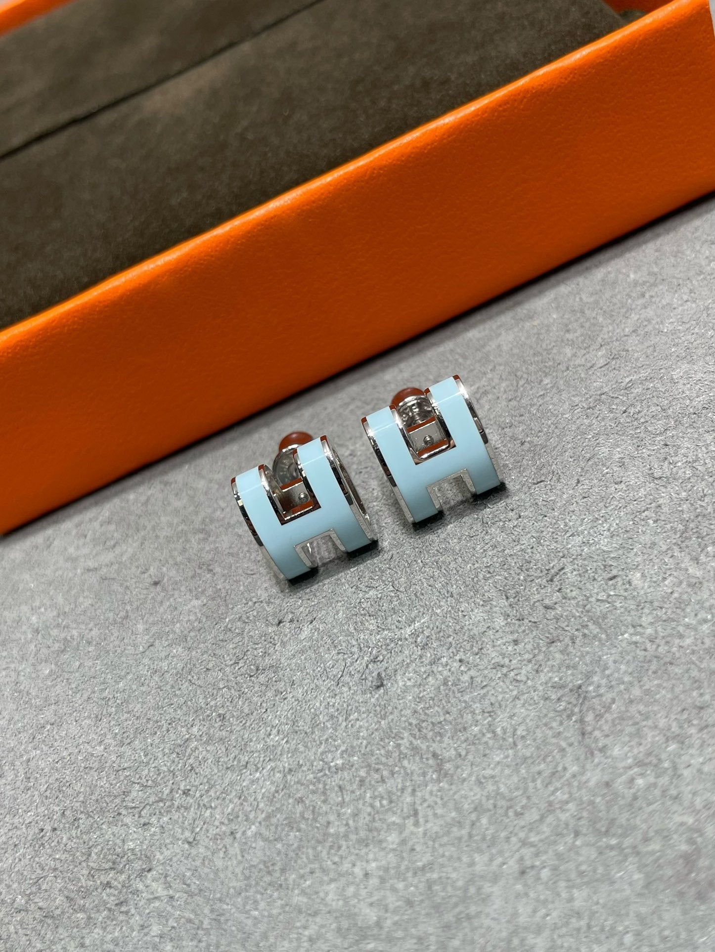 [Marin]POP H SKY BLUE STUD EARRINGS