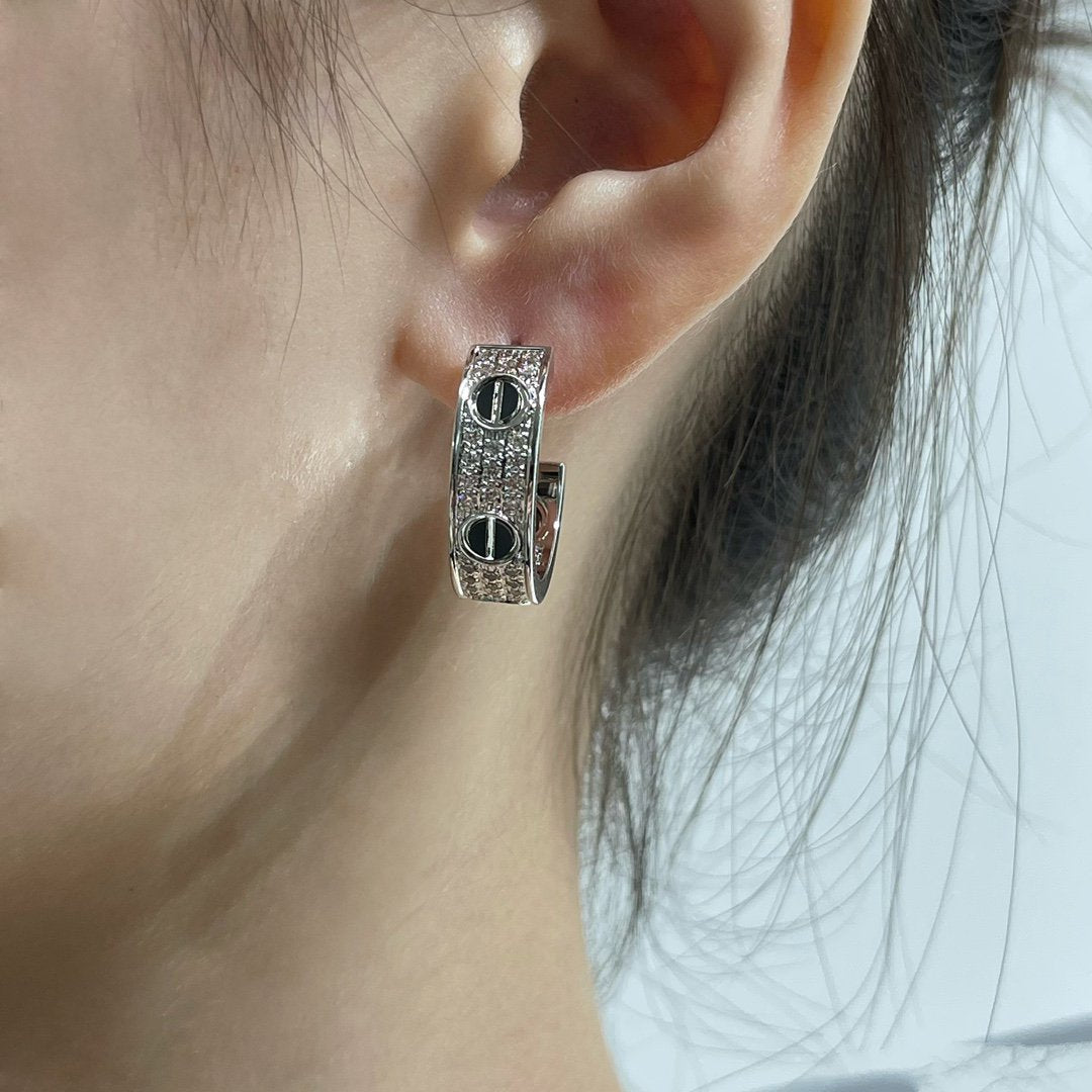 [Marin]LOVE CERAMIC DIAMOND PAVED SILVER EARRINGS