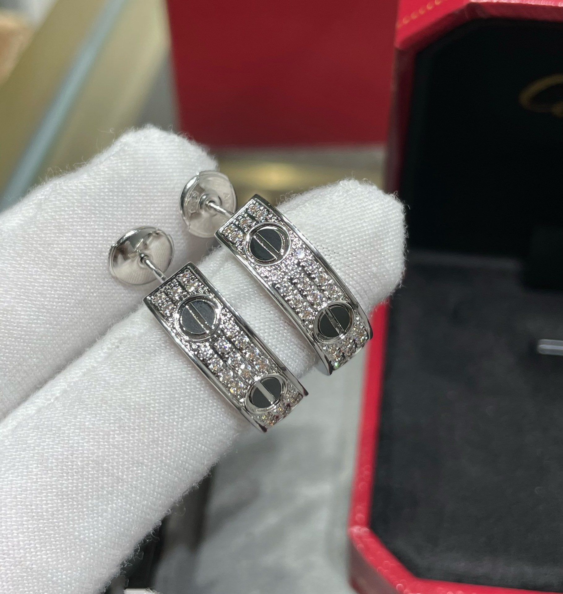 [Marin]LOVE CERAMIC DIAMOND PAVED SILVER EARRINGS
