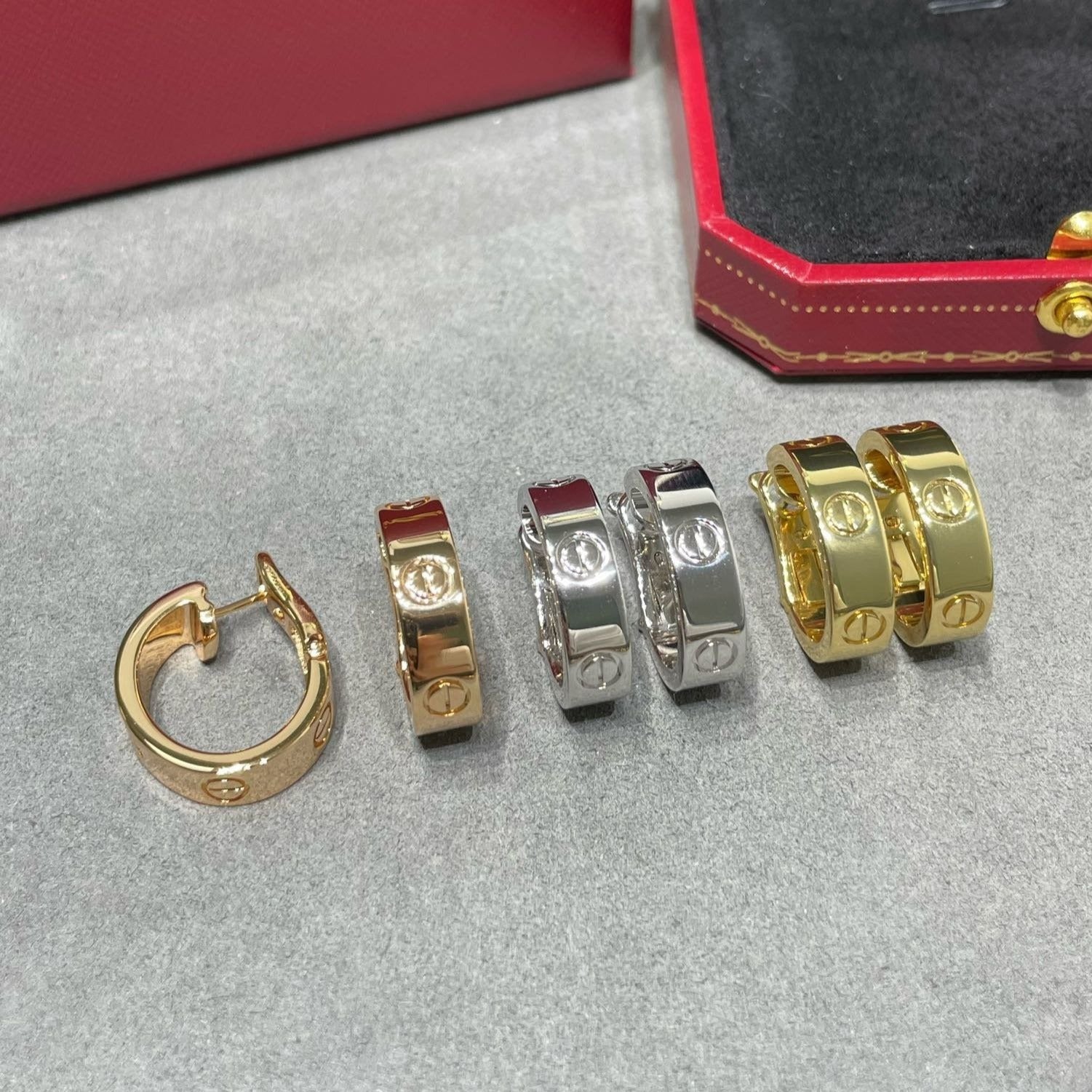 [Marin]LOVE 5.5MM EARRINGS