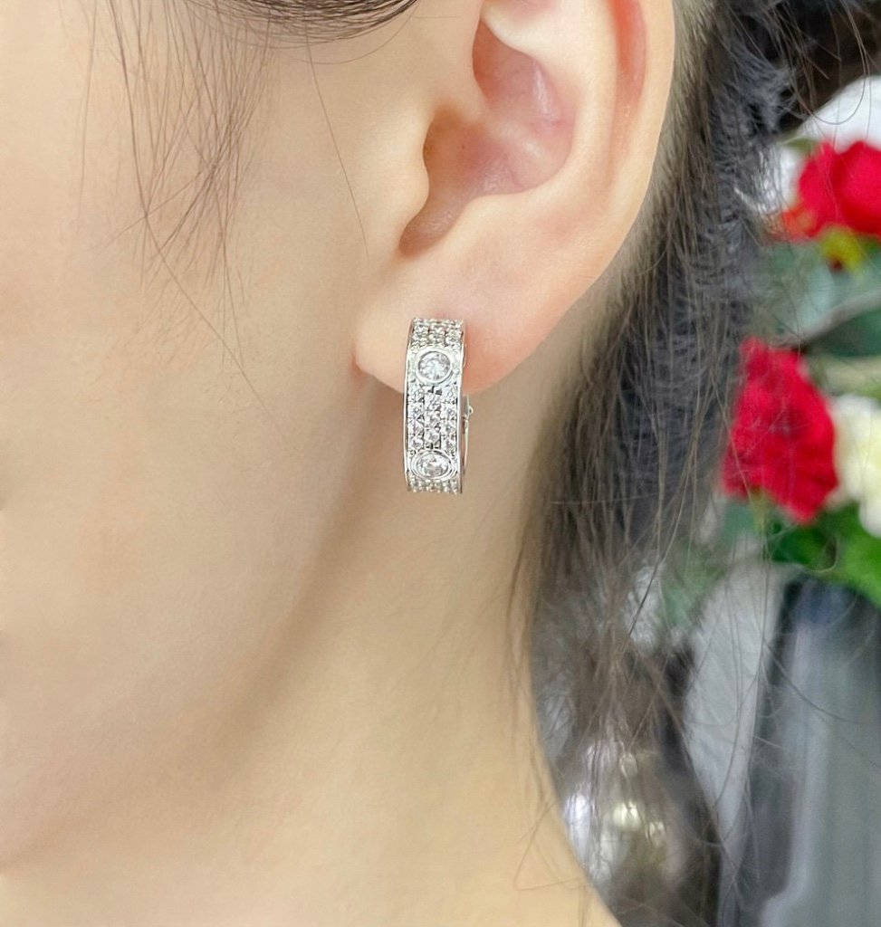[Marin]LOVE 5.5MM DIAMOND PAVED EARRINGS