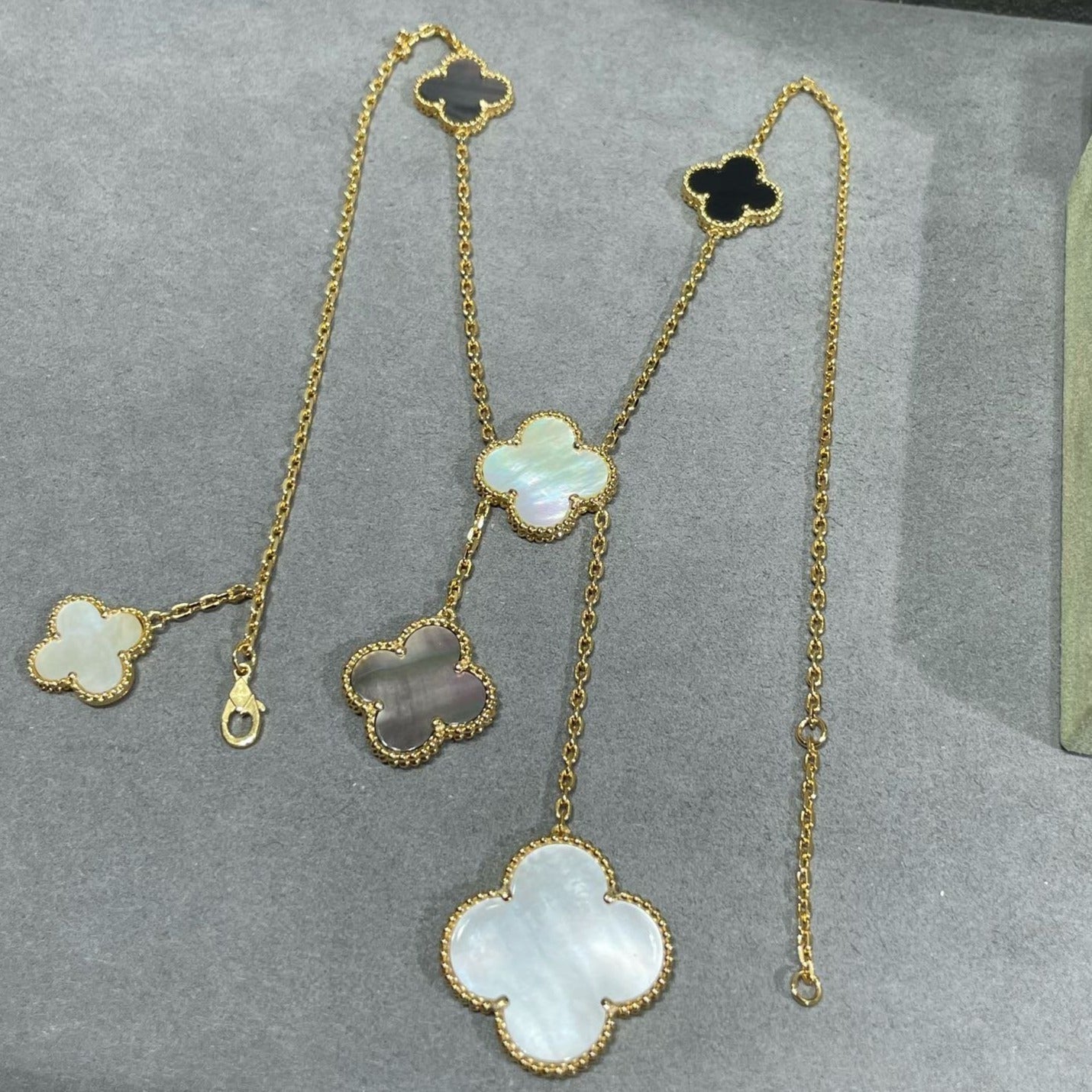 [Marin]CLOVER 6 MOTIF MOP ONYX GOLD NECKLACE