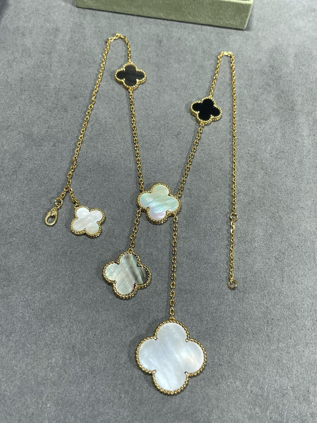 [Marin]CLOVER 6 MOTIF MOP ONYX GOLD NECKLACE