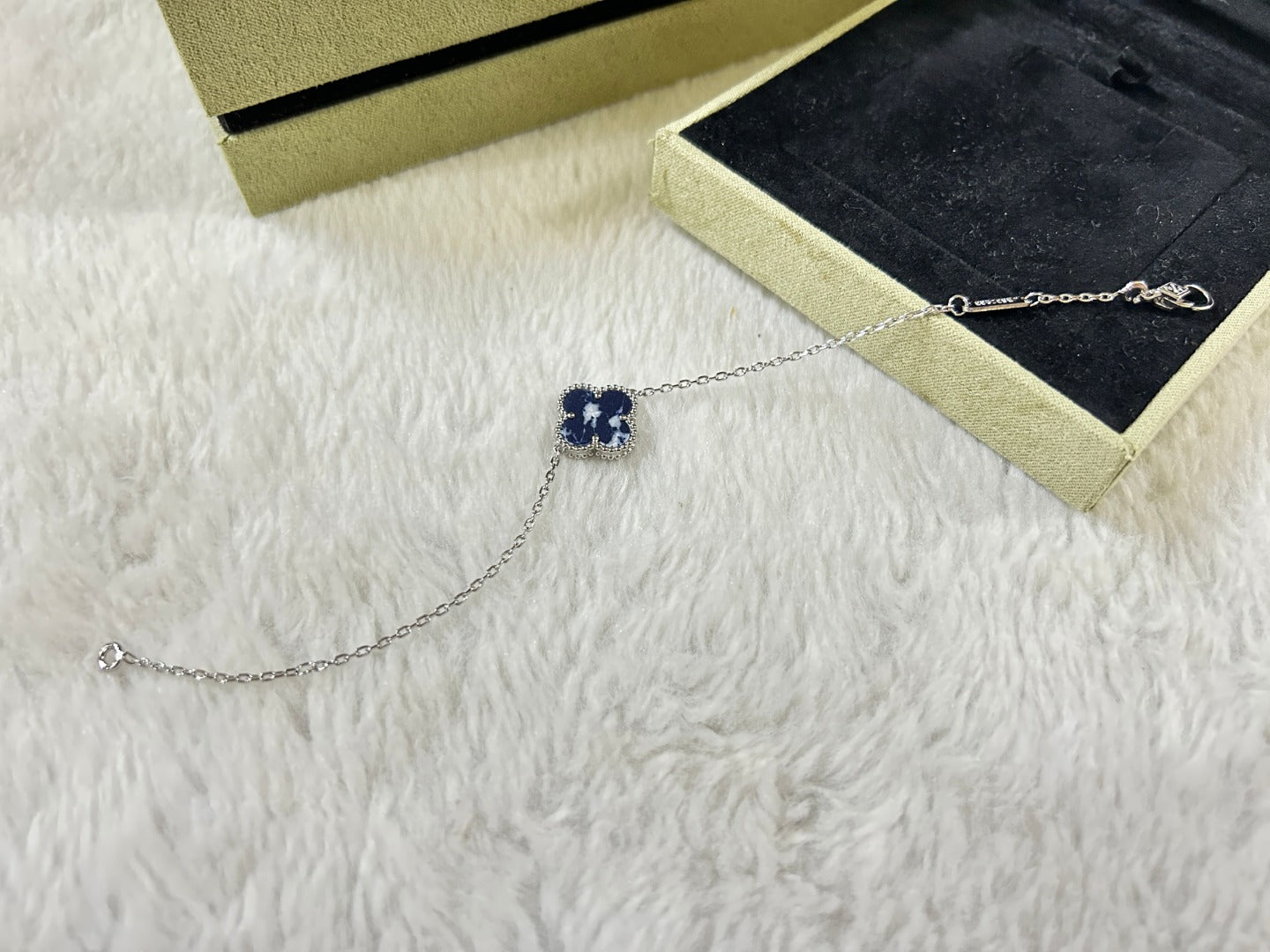 [Marin]CLOVER 1 MOTIF PIETERSITE BRACELET